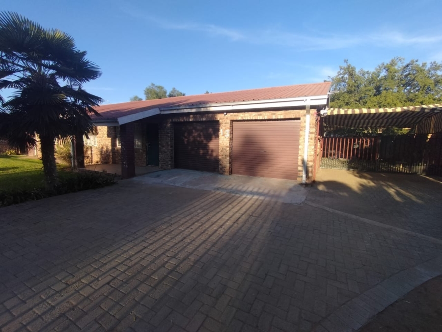 2 Bedroom Property for Sale in Petrusburg Free State